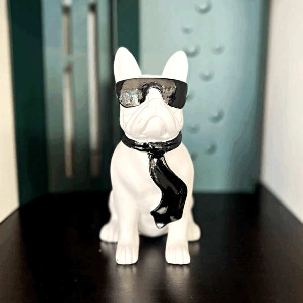 bouledogue blanc cravatte lunettes h14cm les pros du paysage deco jardin0