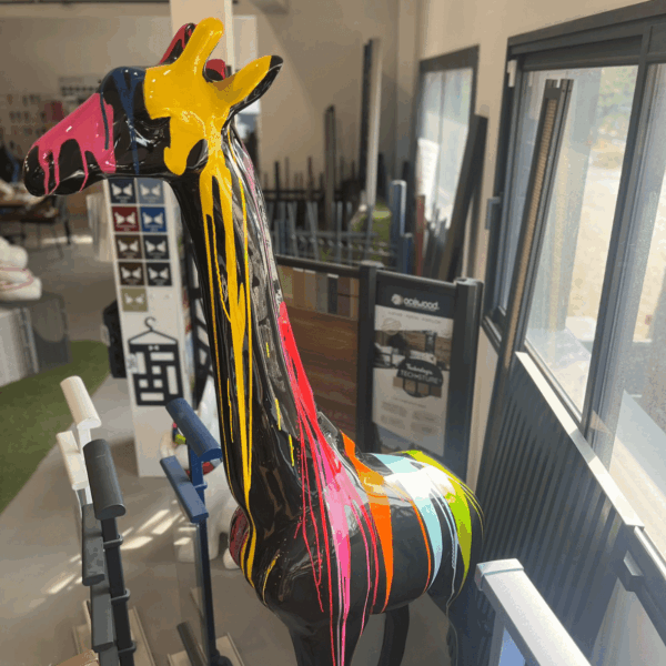 statue en résine extérieure girafe géante noire
